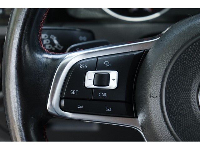 2017 Volkswagen Golf GTI Base