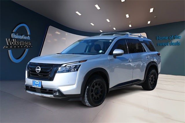 2023 Nissan Pathfinder SL
