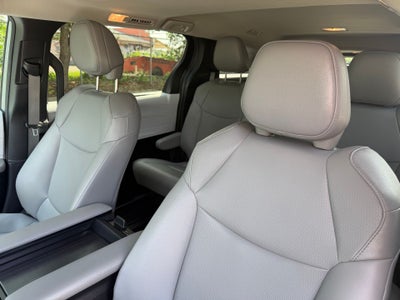 2025 Toyota Sienna XLE 8 Passenger