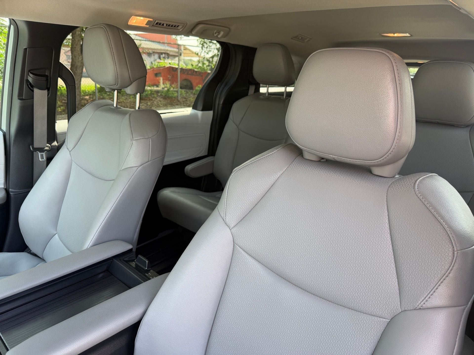 2025 Toyota Sienna XLE 8 Passenger