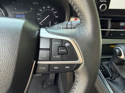 2025 Toyota Sienna XLE 8 Passenger
