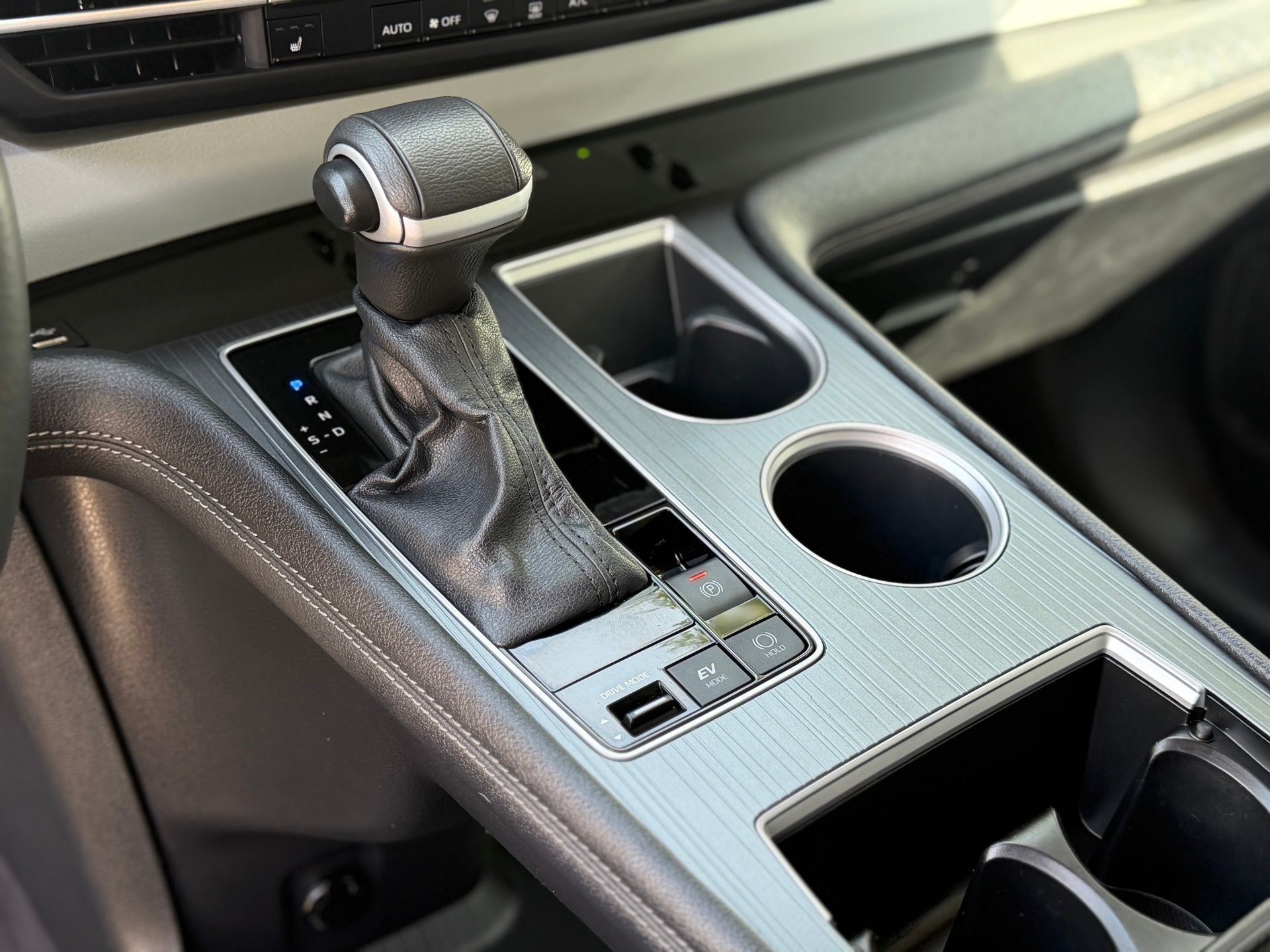 2025 Toyota Sienna XLE 8 Passenger