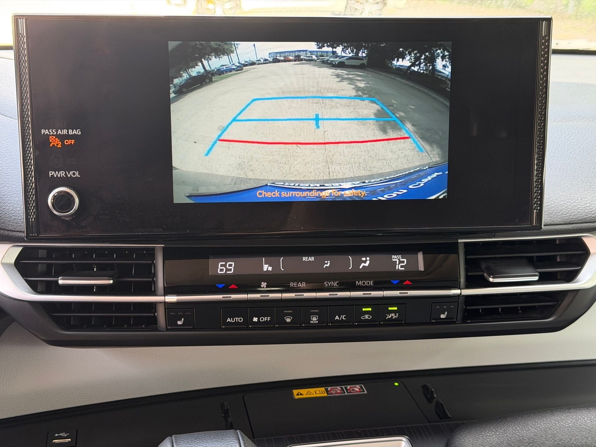 2025 Toyota Sienna XLE 8 Passenger