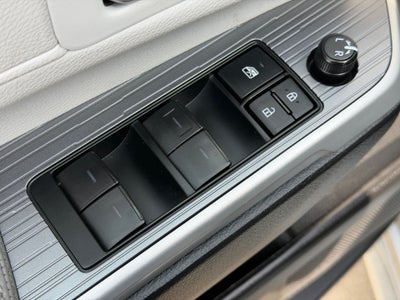 2025 Toyota Sienna XLE 8 Passenger