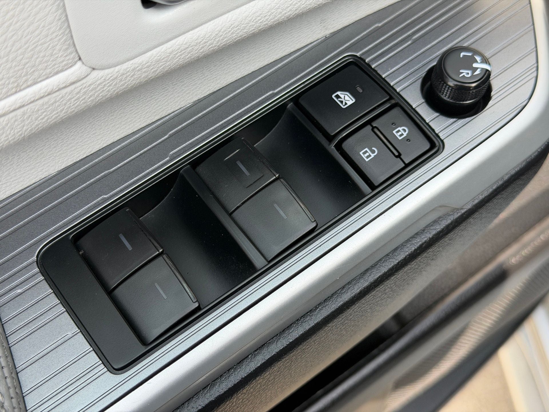 2025 Toyota Sienna XLE 8 Passenger