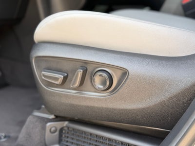 2025 Toyota Sienna XLE 8 Passenger