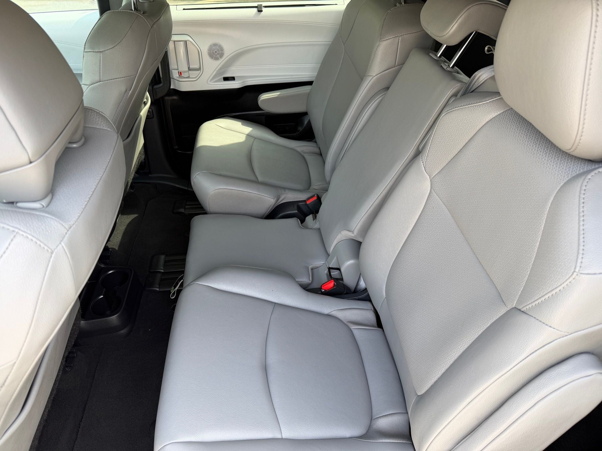 2025 Toyota Sienna XLE 8 Passenger