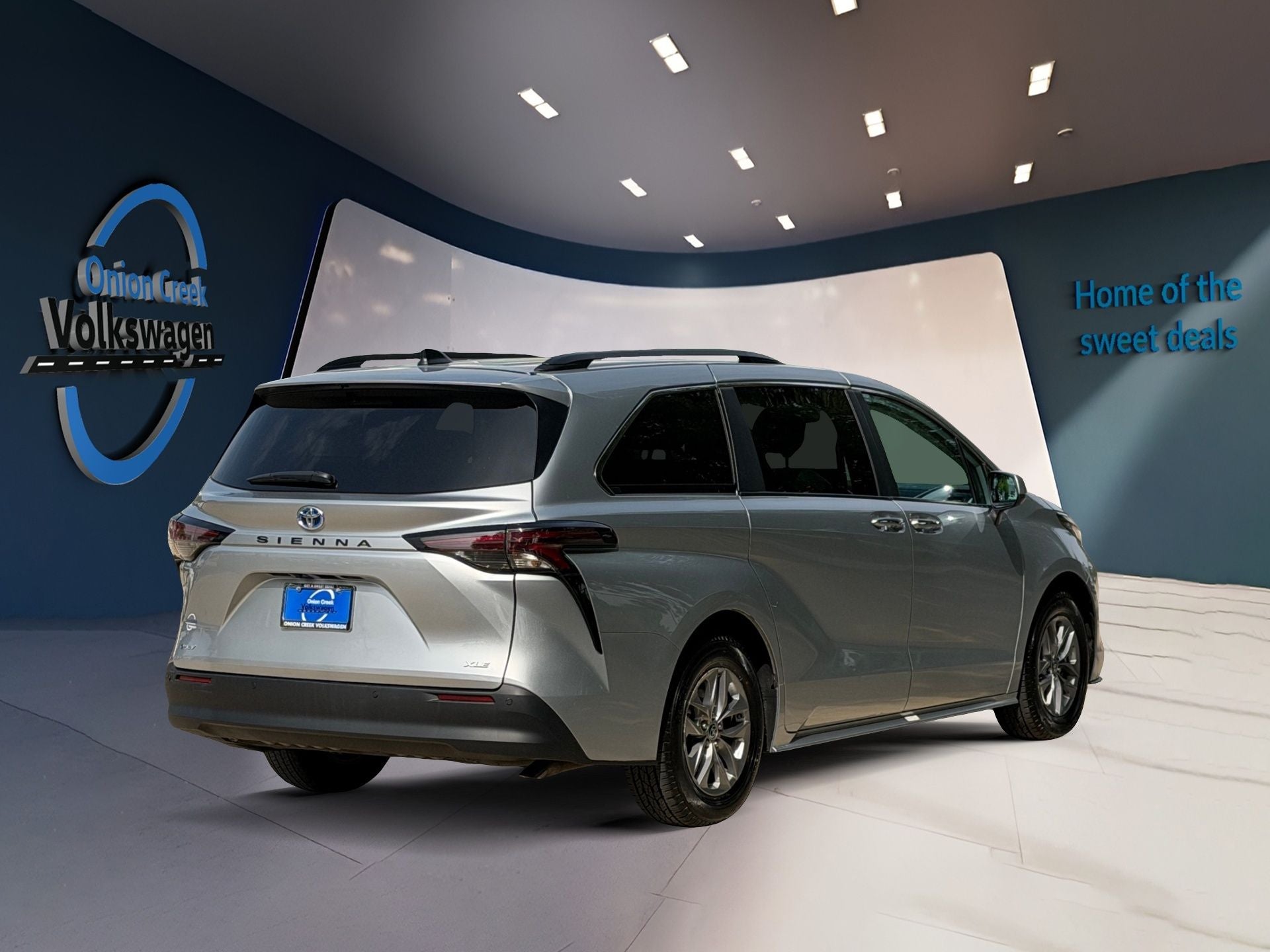 2025 Toyota Sienna XLE 8 Passenger