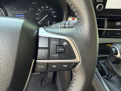 2025 Toyota Sienna XLE 8 Passenger