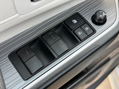 2025 Toyota Sienna XLE 8 Passenger