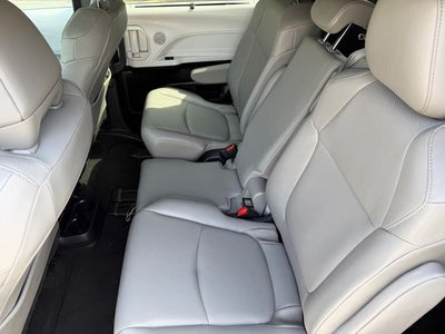 2025 Toyota Sienna XLE 8 Passenger