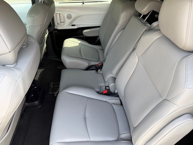 2025 Toyota Sienna XLE 8 Passenger