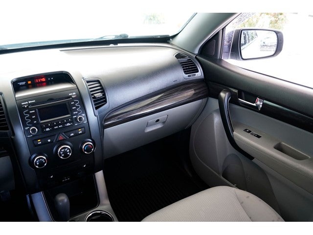 2011 Kia Sorento LX