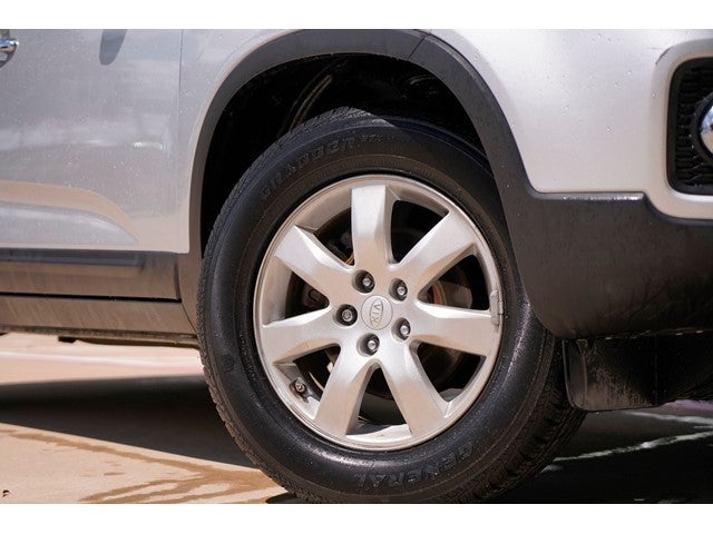 2011 Kia Sorento LX