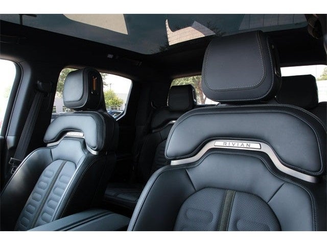 2025 Rivian R1T Adventure