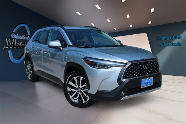 2024 Toyota Corolla Cross XLE