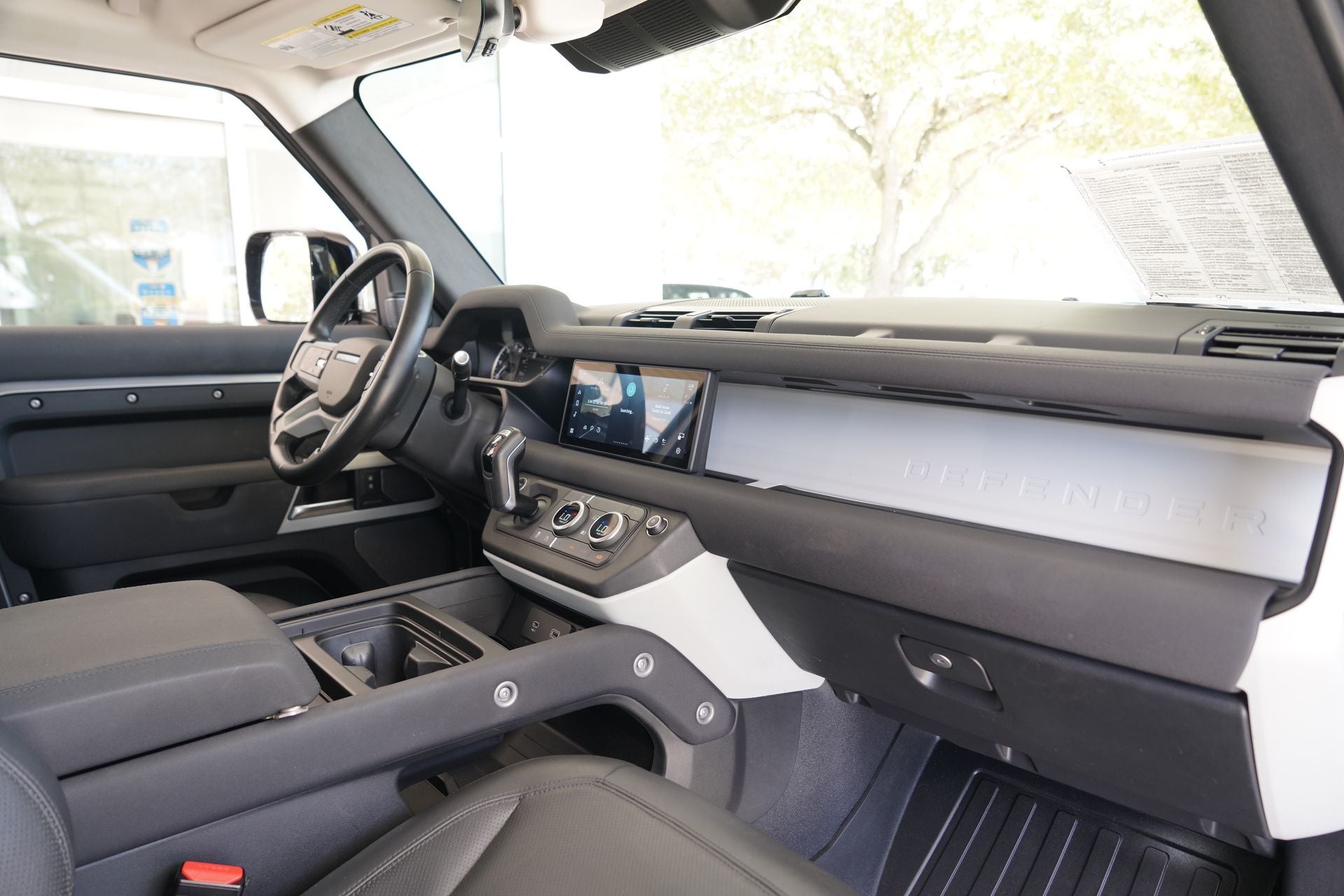 2023 Land Rover Defender 110 SE