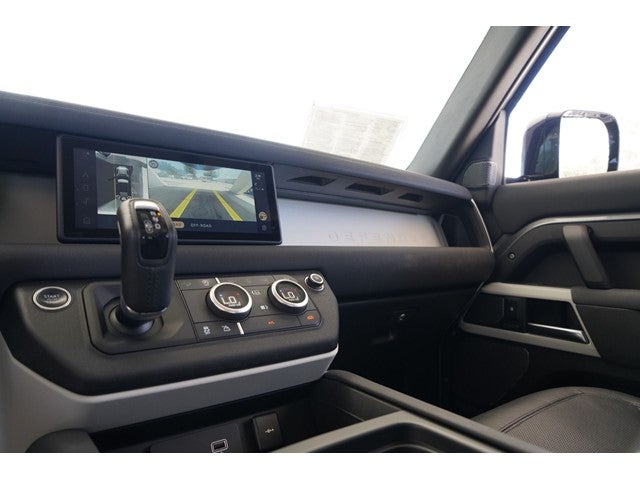2023 Land Rover Defender 110 SE