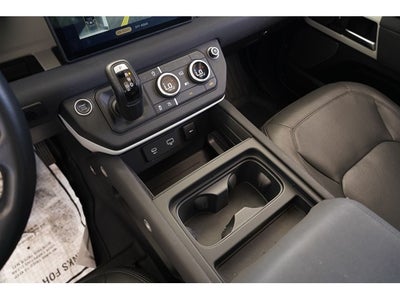 2023 Land Rover Defender 110 SE