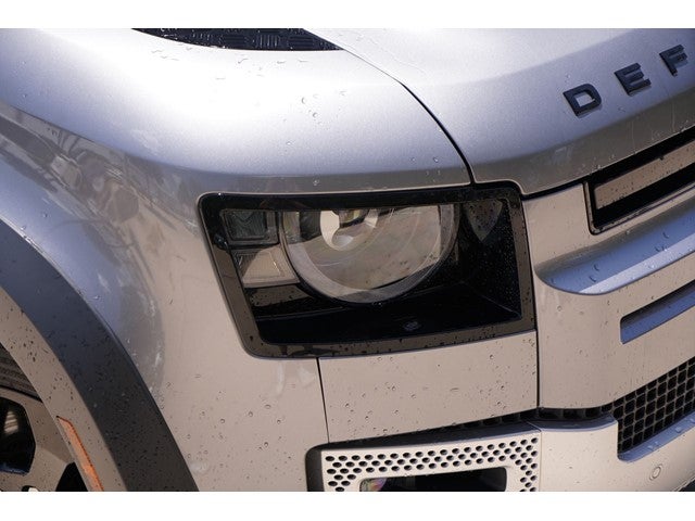 2023 Land Rover Defender 110 SE