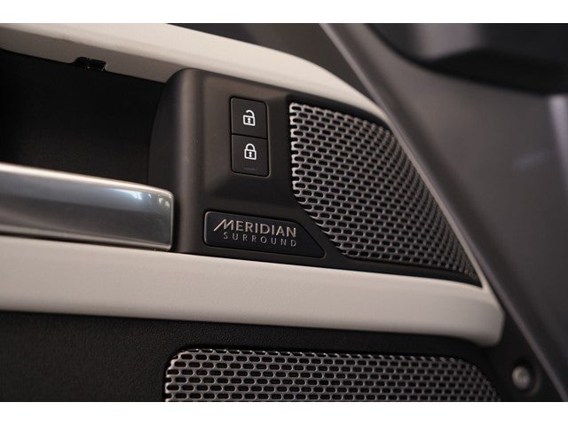 2023 Land Rover Defender 110 SE