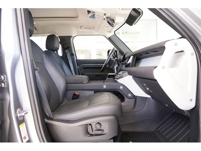 2023 Land Rover Defender 110 SE