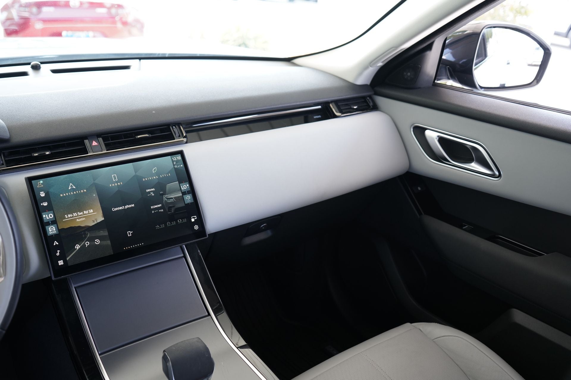 2025 Land Rover Range Rover Velar Dynamic SE