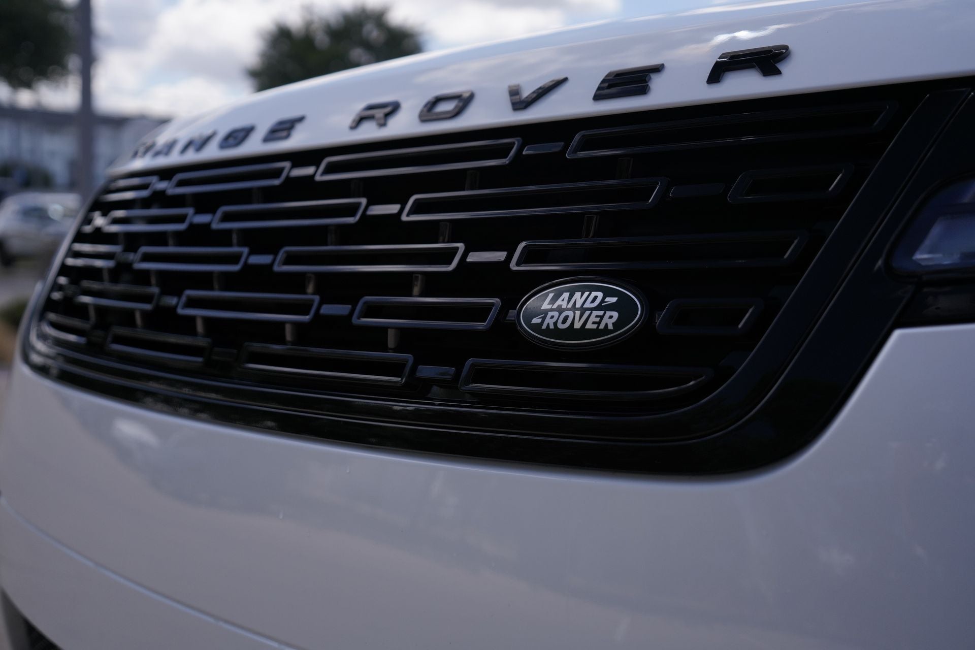 2025 Land Rover Range Rover Velar Dynamic SE