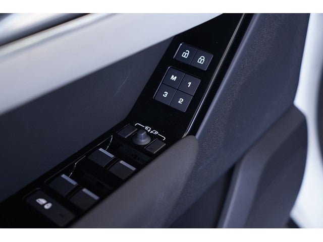 2025 Land Rover Range Rover Velar Dynamic SE