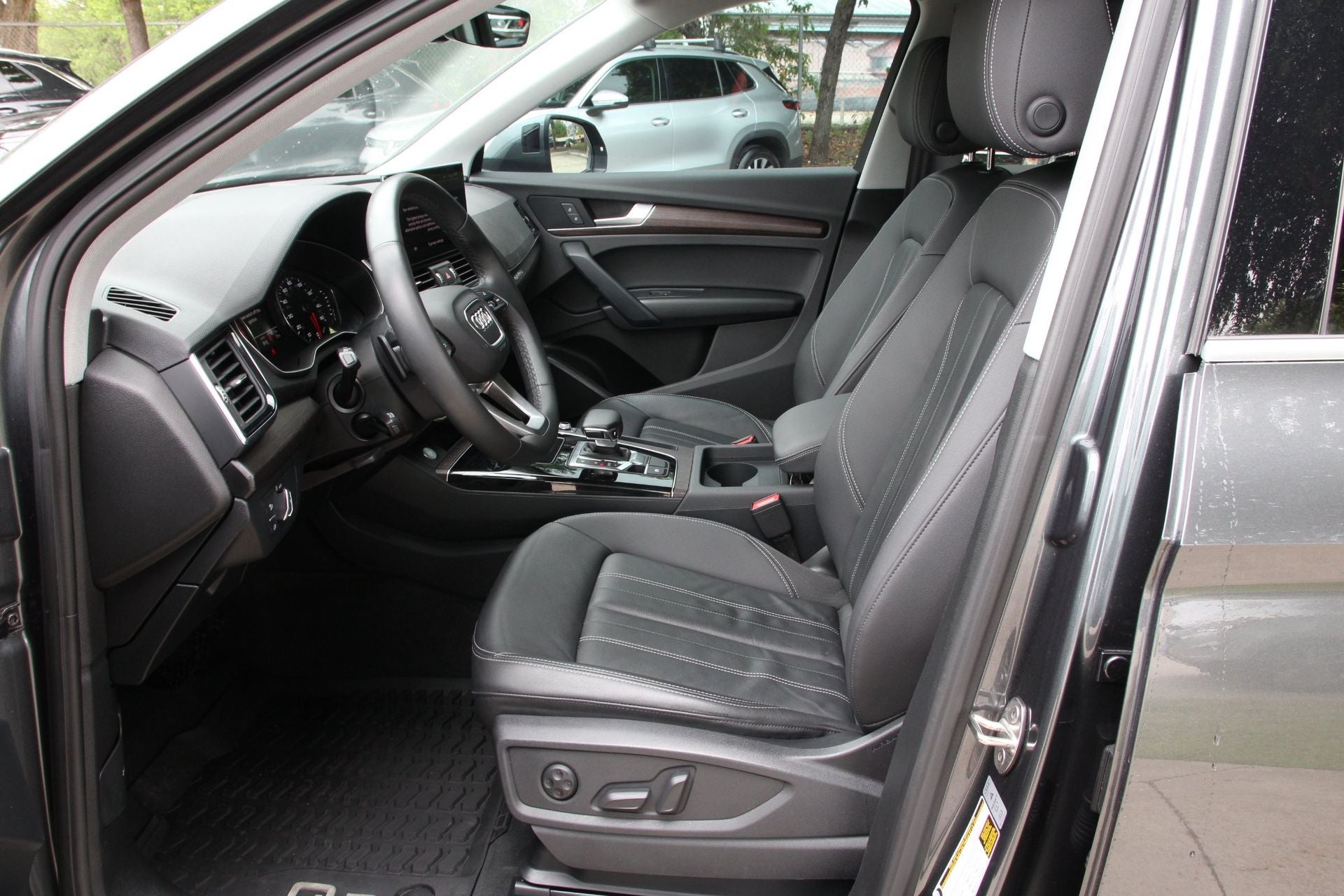 2023 Audi Q5 45 S line Premium quattro