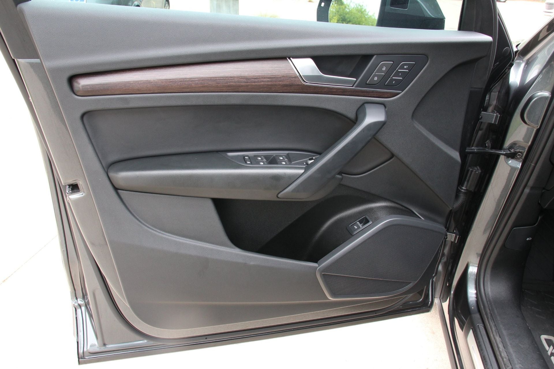 2023 Audi Q5 45 S line Premium quattro