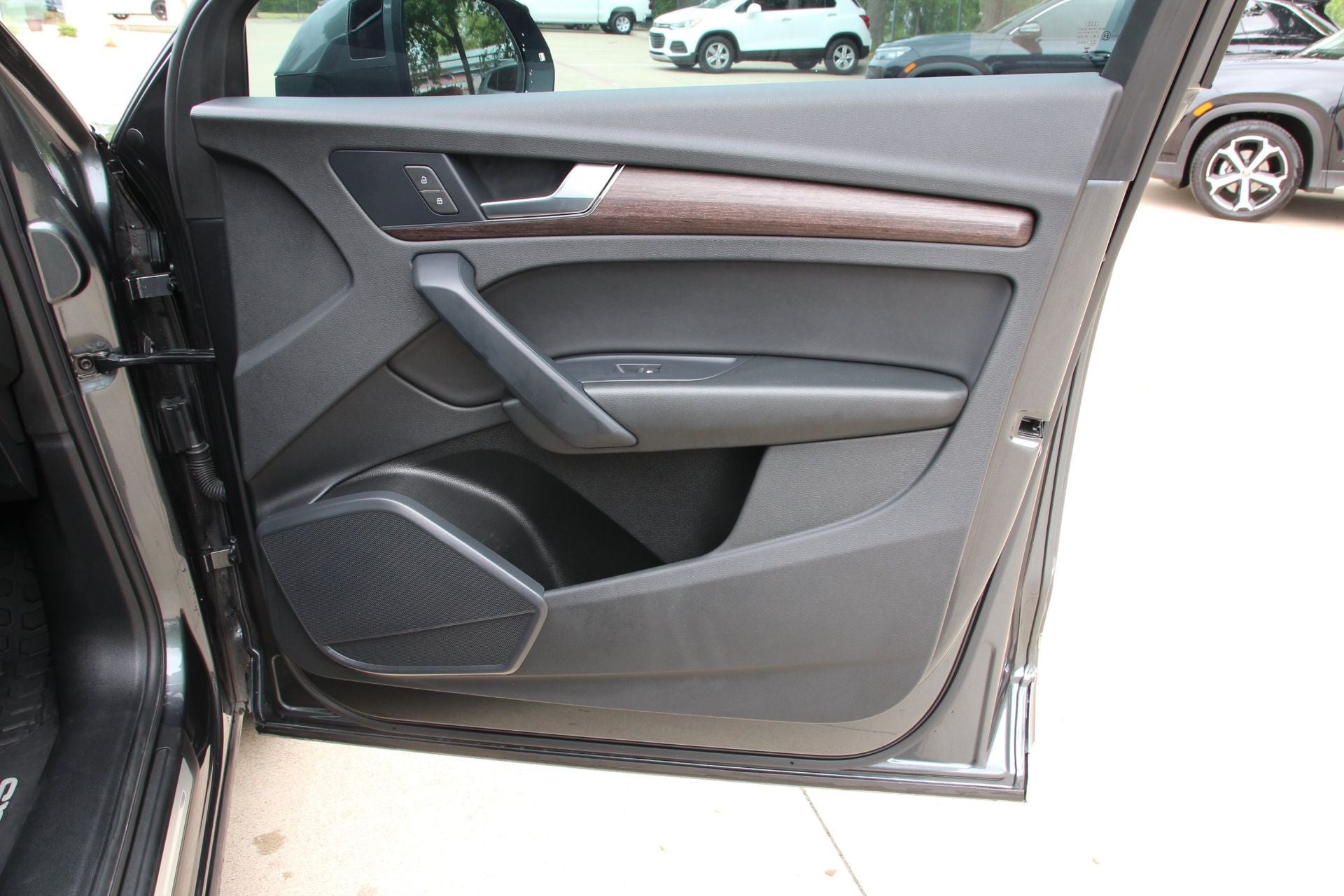 2023 Audi Q5 45 S line Premium quattro