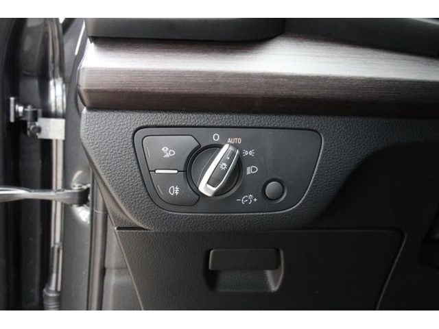 2023 Audi Q5 45 S line Premium quattro