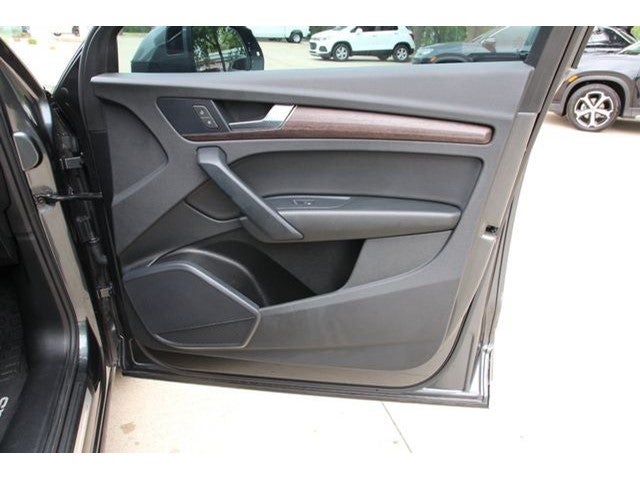 2023 Audi Q5 45 S line Premium quattro