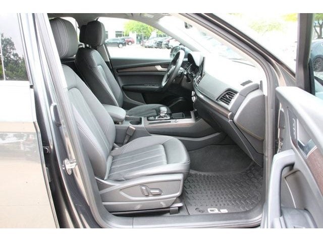 2023 Audi Q5 45 S line Premium quattro