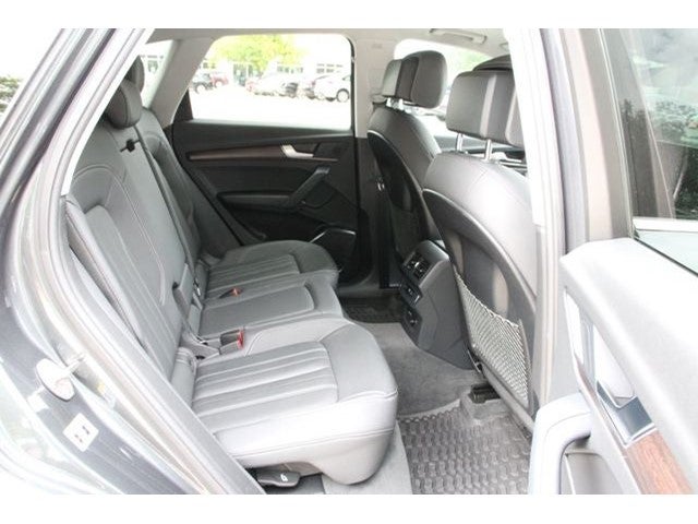 2023 Audi Q5 45 S line Premium quattro