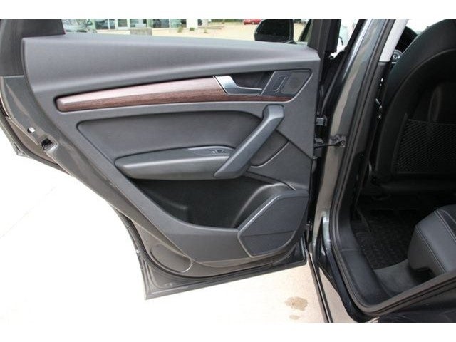 2023 Audi Q5 45 S line Premium quattro