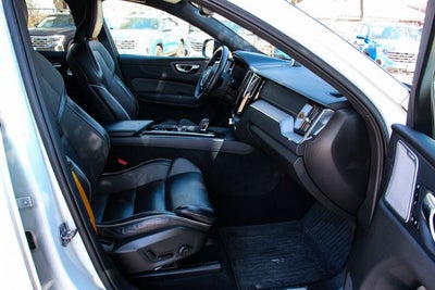 2022 Volvo XC60 Recharge Plug-In Hybrid T8 Polestar