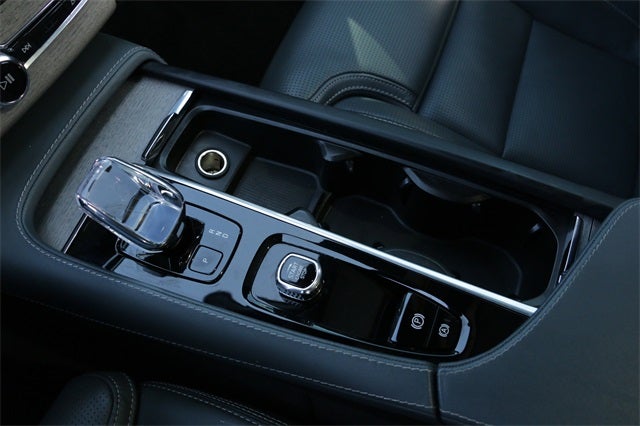 2024 Volvo XC90 Recharge Plug-In Hybrid Ultimate