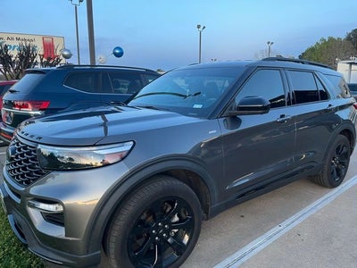 2023 Ford Explorer ST-Line