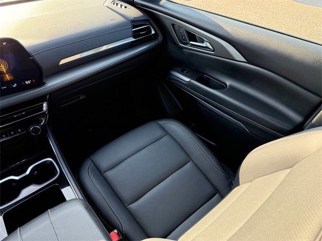 2025 Chevrolet Traverse LT 2LT