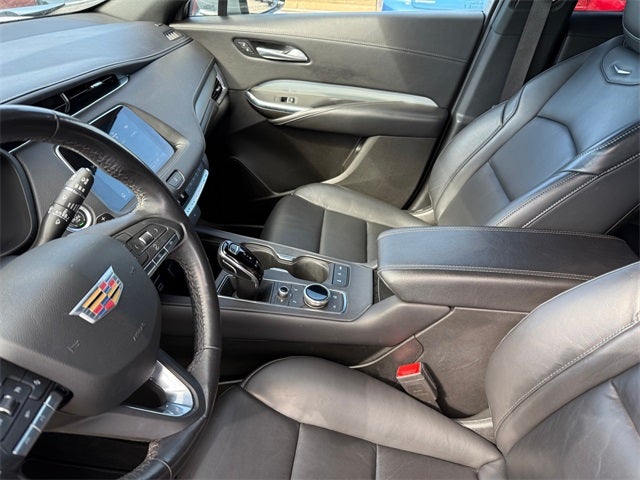 2023 Cadillac XT4 Premium Luxury
