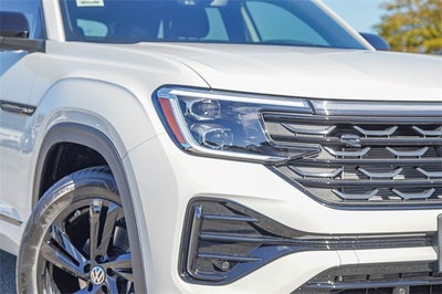 2026 Volkswagen Atlas Cross Sport 2.0T SEL R-Line Black