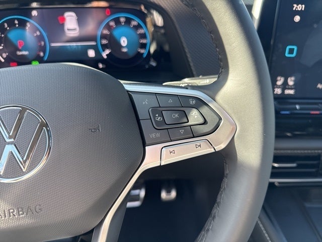 2024 Volkswagen Atlas Cross Sport 2.0T SEL R-Line