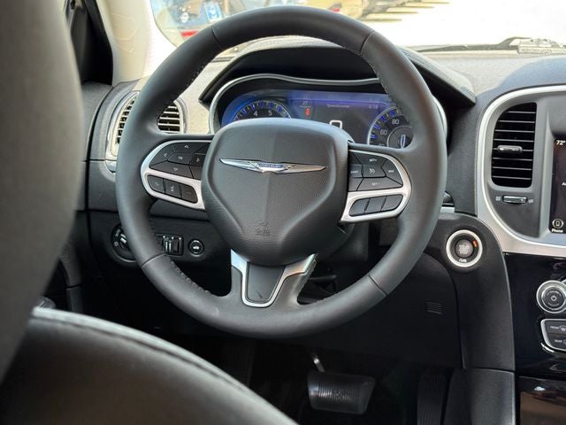 2023 Chrysler 300 Touring