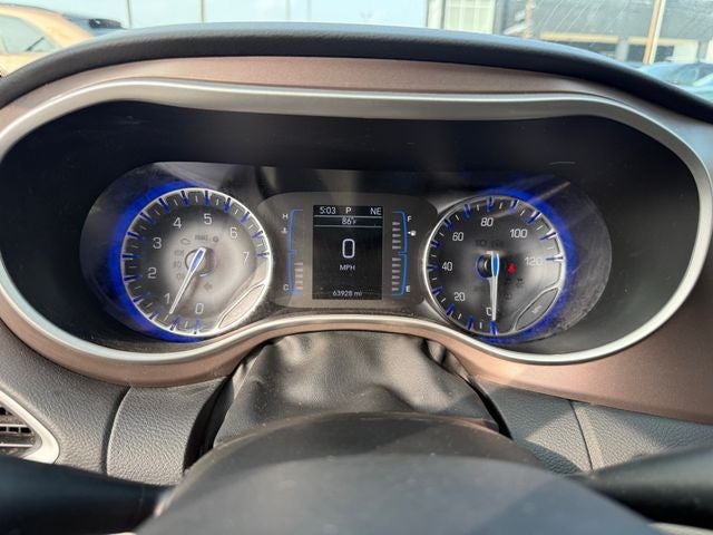 2023 Chrysler Voyager LX