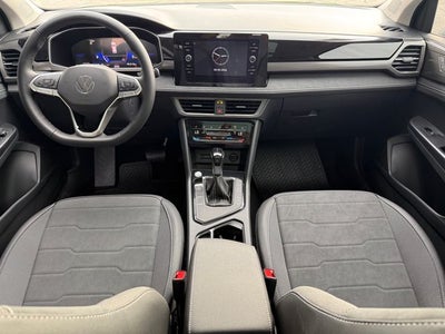 2026 Volkswagen Taos 1.5T SE Black