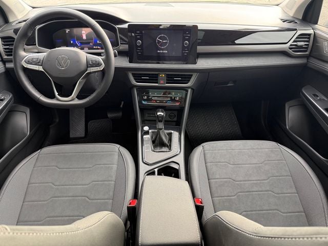 2026 Volkswagen Taos 1.5T SE Black