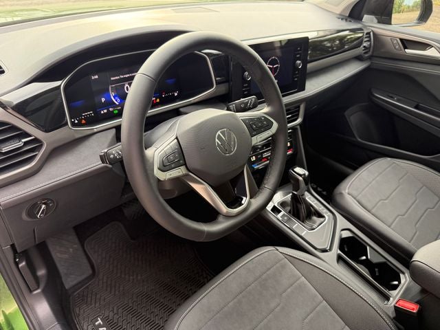 2026 Volkswagen Taos 1.5T SE Black