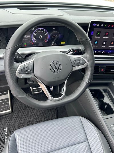 2026 Volkswagen Tiguan 2.0T SE R-Line Black